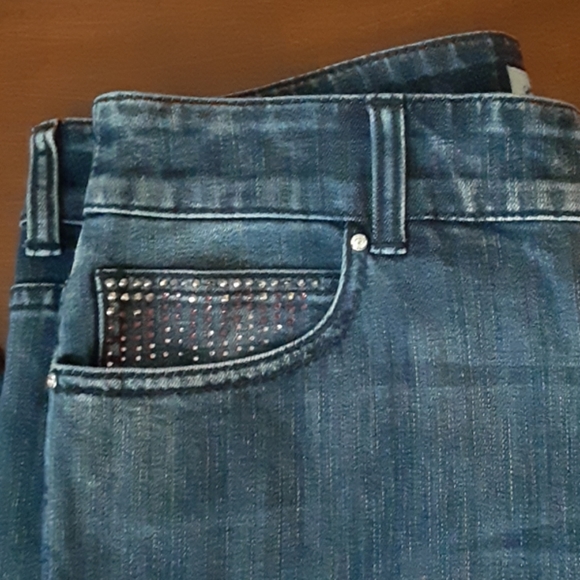 Chico's  Platinum  Denim Women.  Siz 1 - Picture 3 of 8